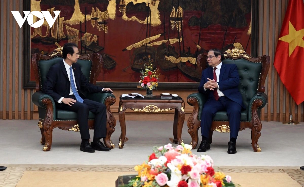 PM Chinh pushes for deeper cooperation with China